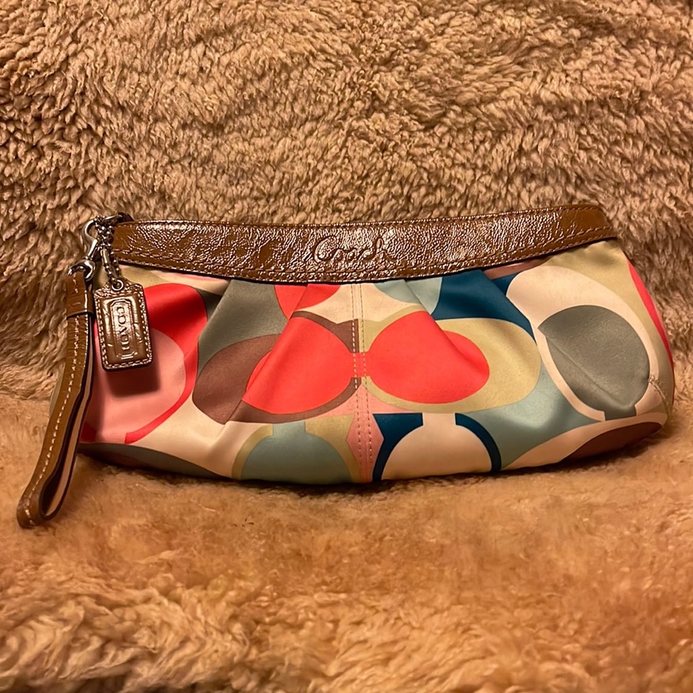 Coach Large Clutch Wristlet Soho multi beautiful with leather trim